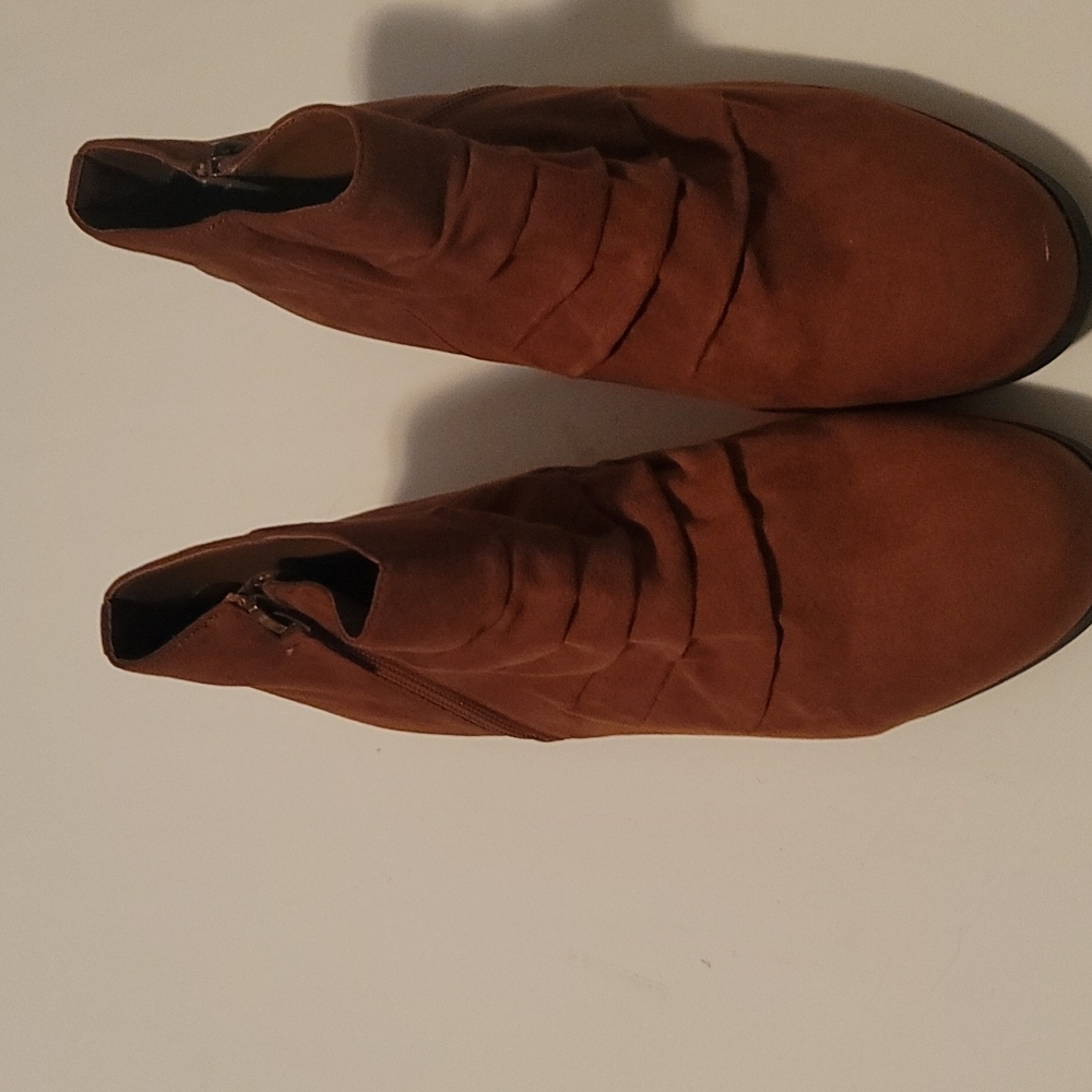 East 5th Ankle Boots Camel Color